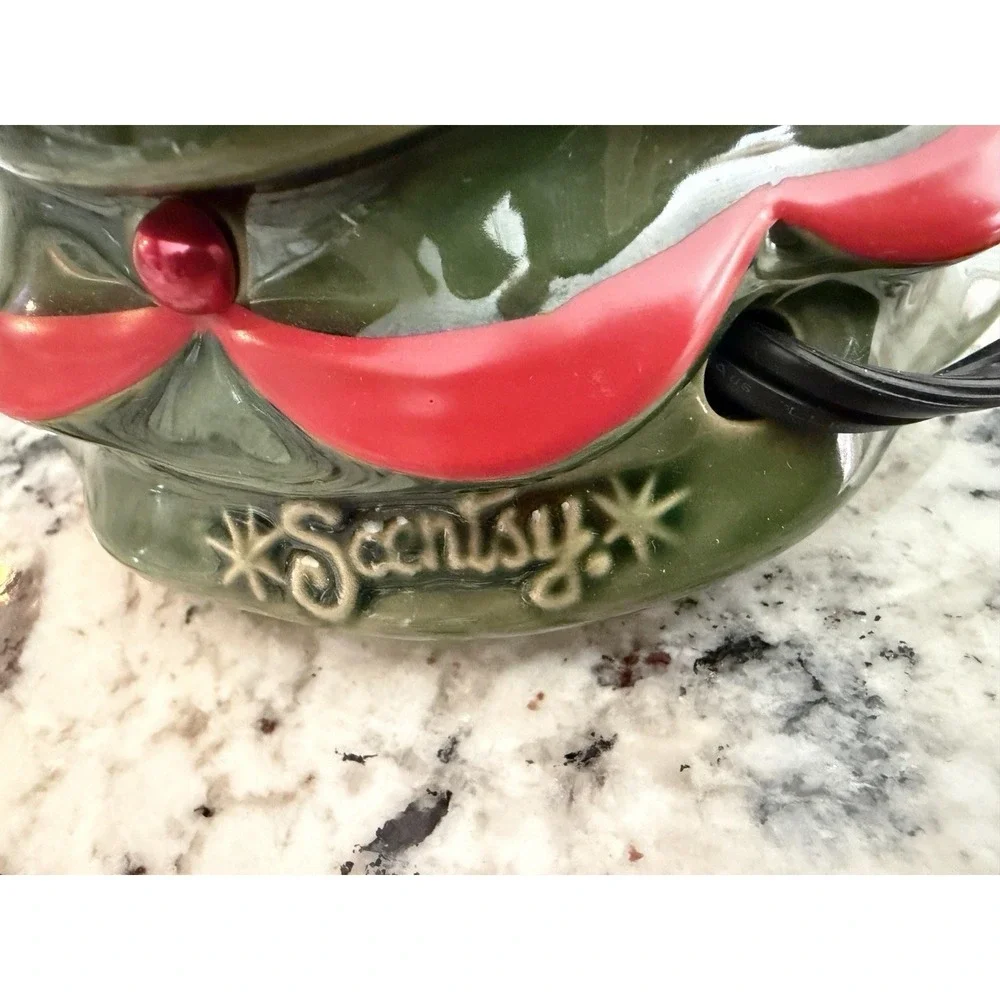 Scentsy Christmas Tree Wax Warmer Holiday Ceramic Full Size w Box Premium 23934‎